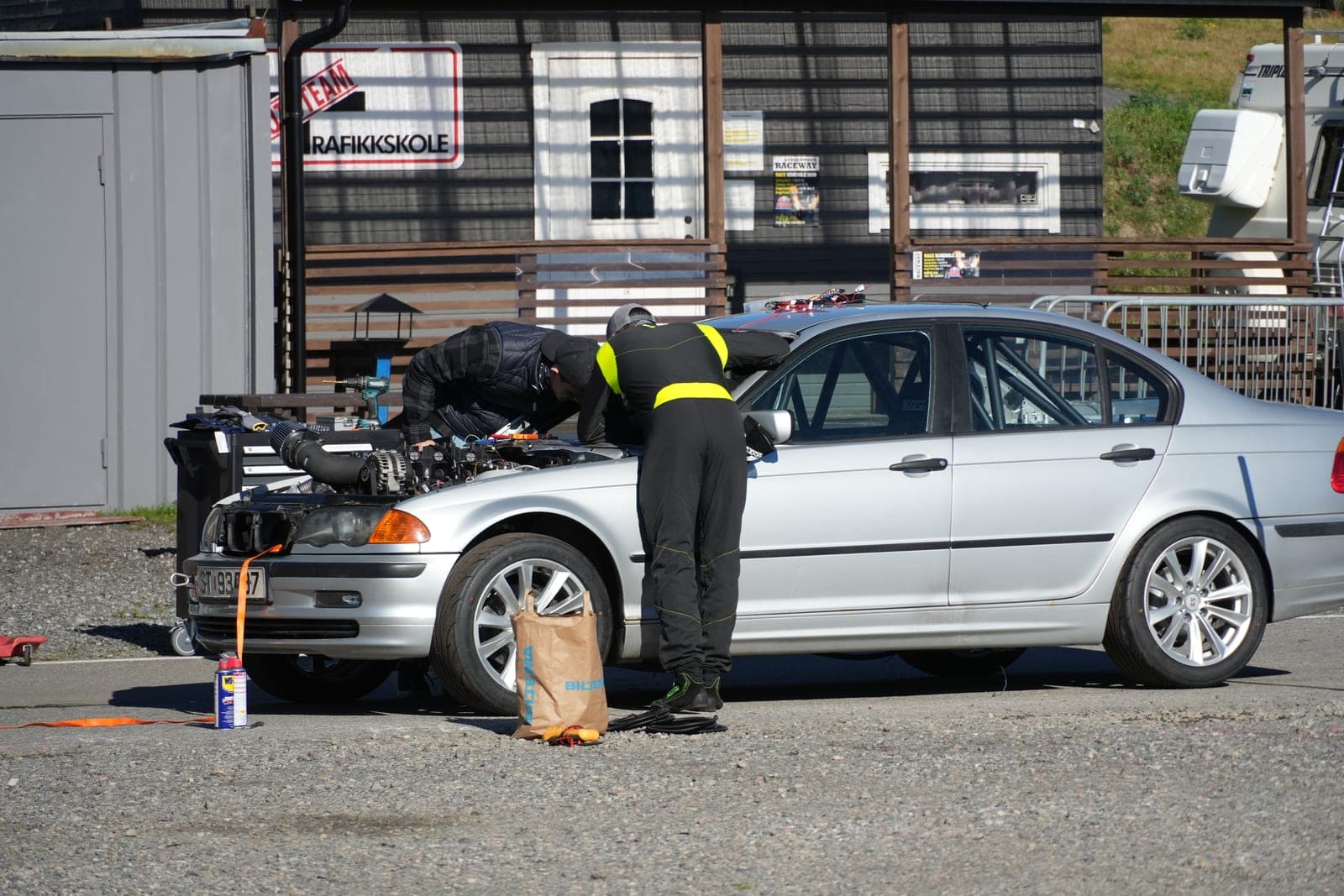 Arbeid på bilen i depotet
